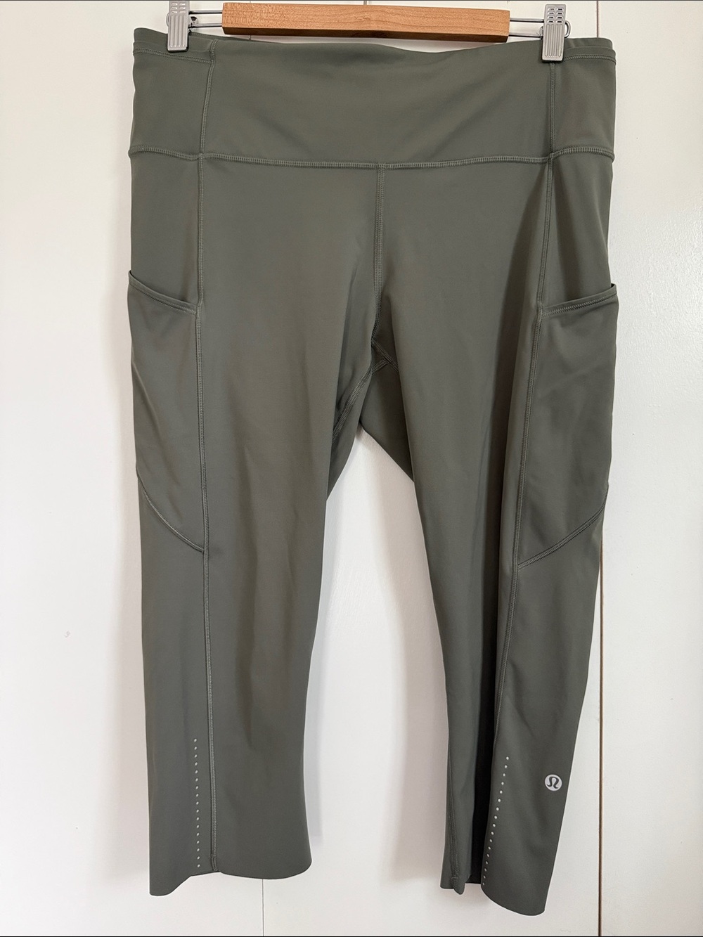 lululemon Fast & Free Crop II Grey Sage 12 Capri Leggings Athleisure Running
